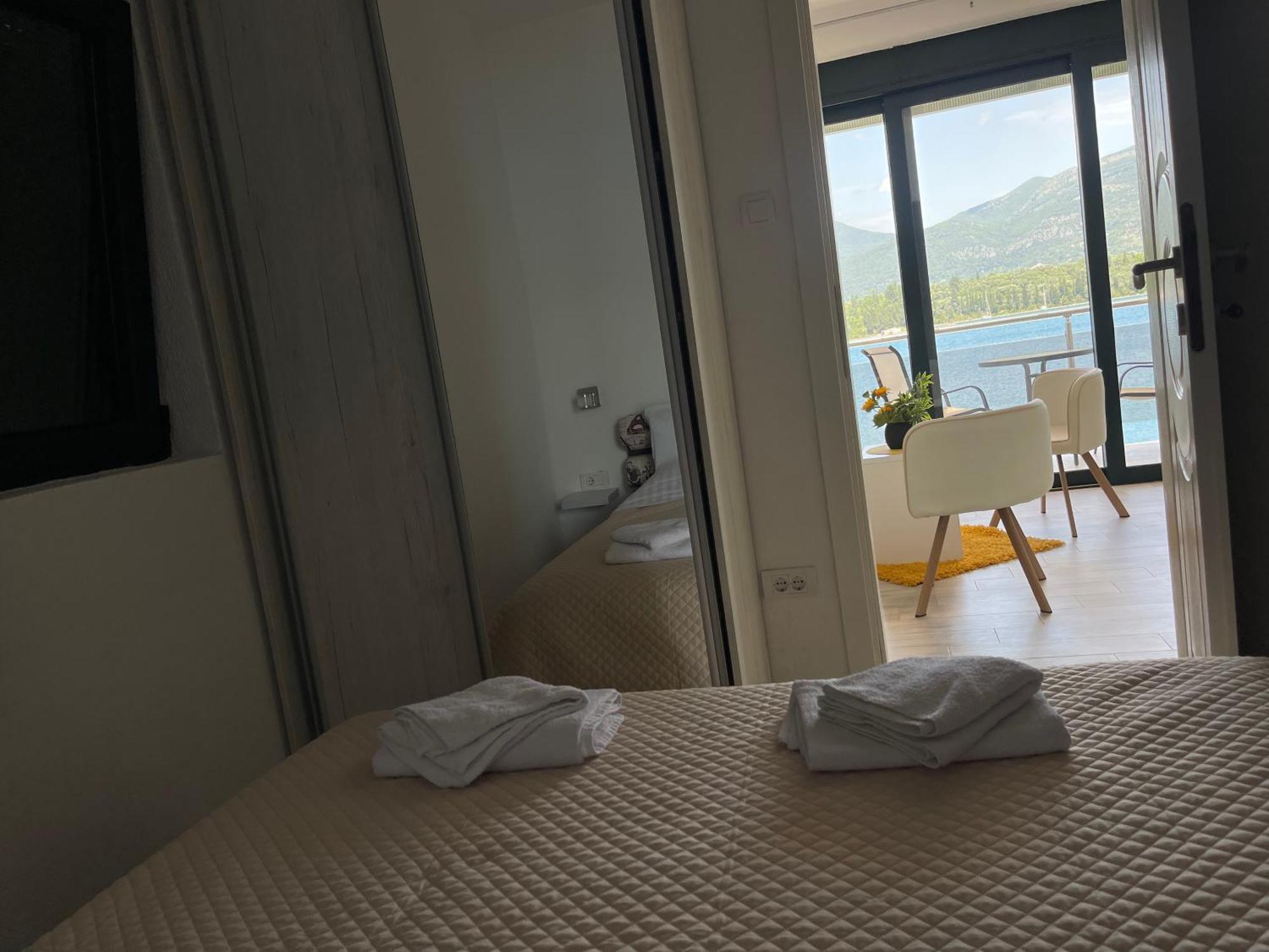 Apartmani Mia ティヴァト エクステリア 写真