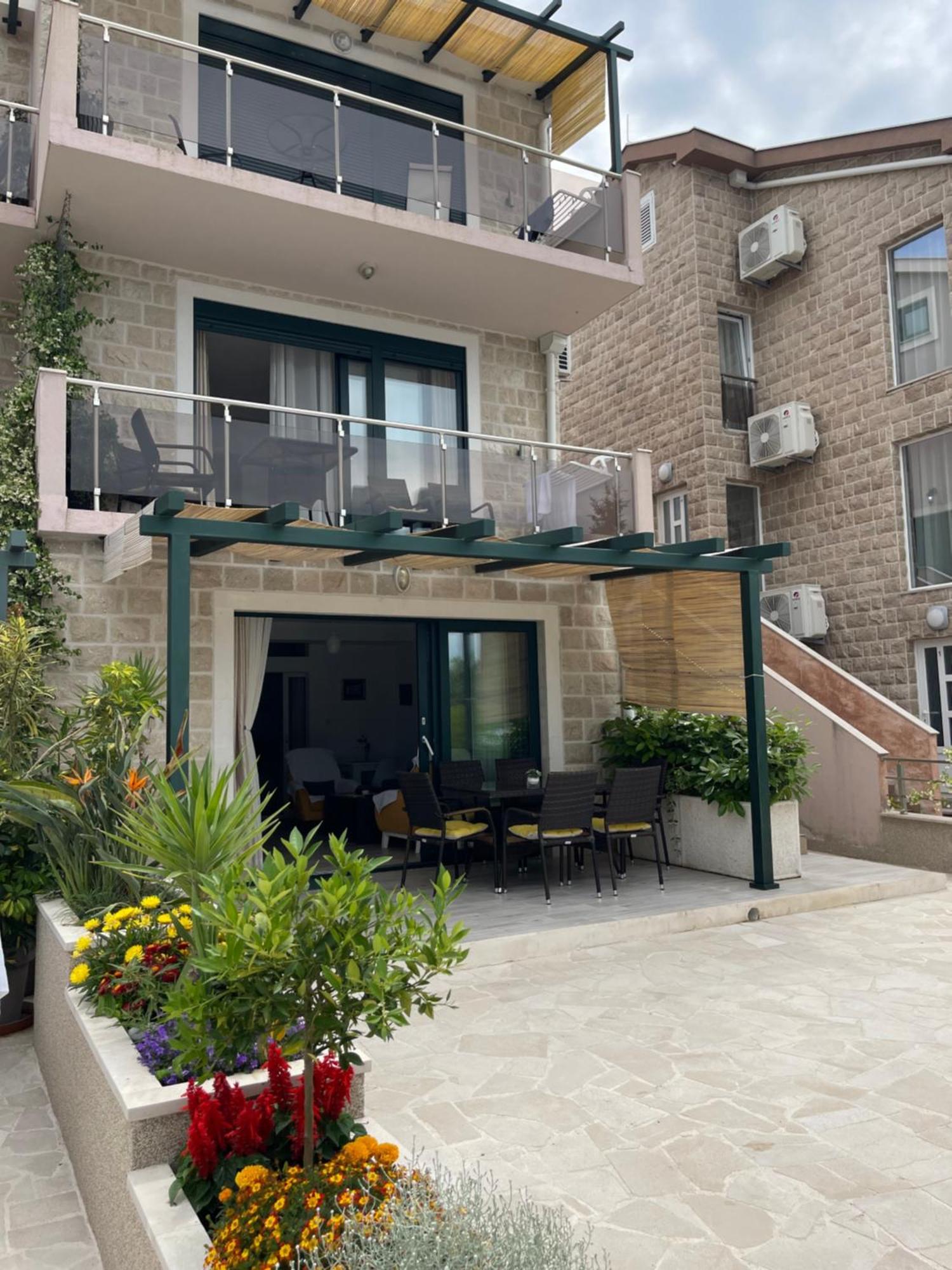 Apartmani Mia ティヴァト エクステリア 写真
