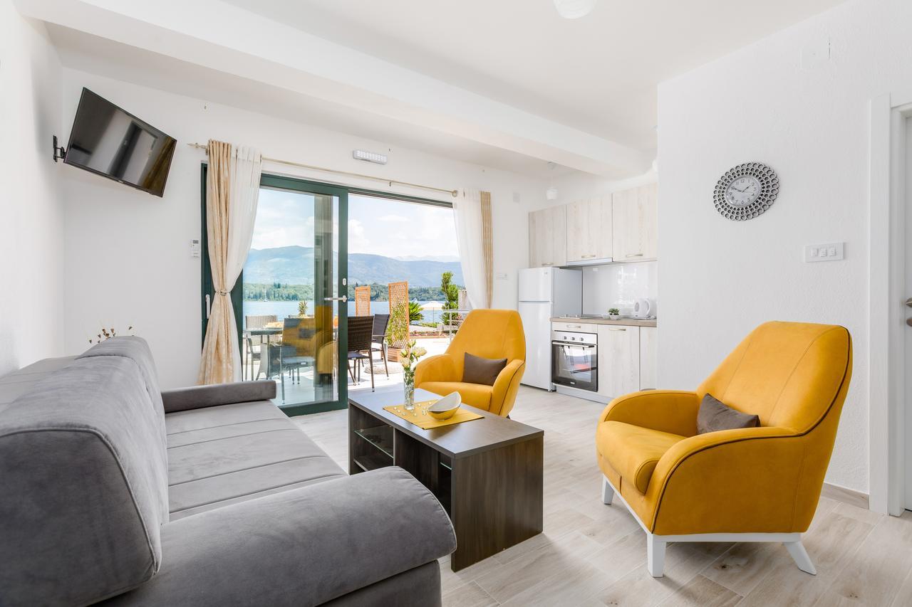 Apartmani Mia ティヴァト エクステリア 写真