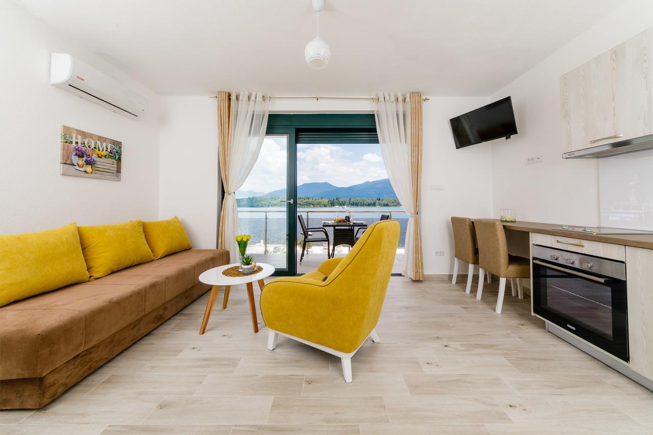 Apartmani Mia ティヴァト エクステリア 写真