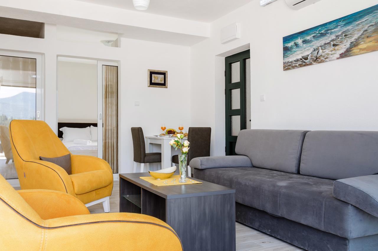 Apartmani Mia ティヴァト エクステリア 写真